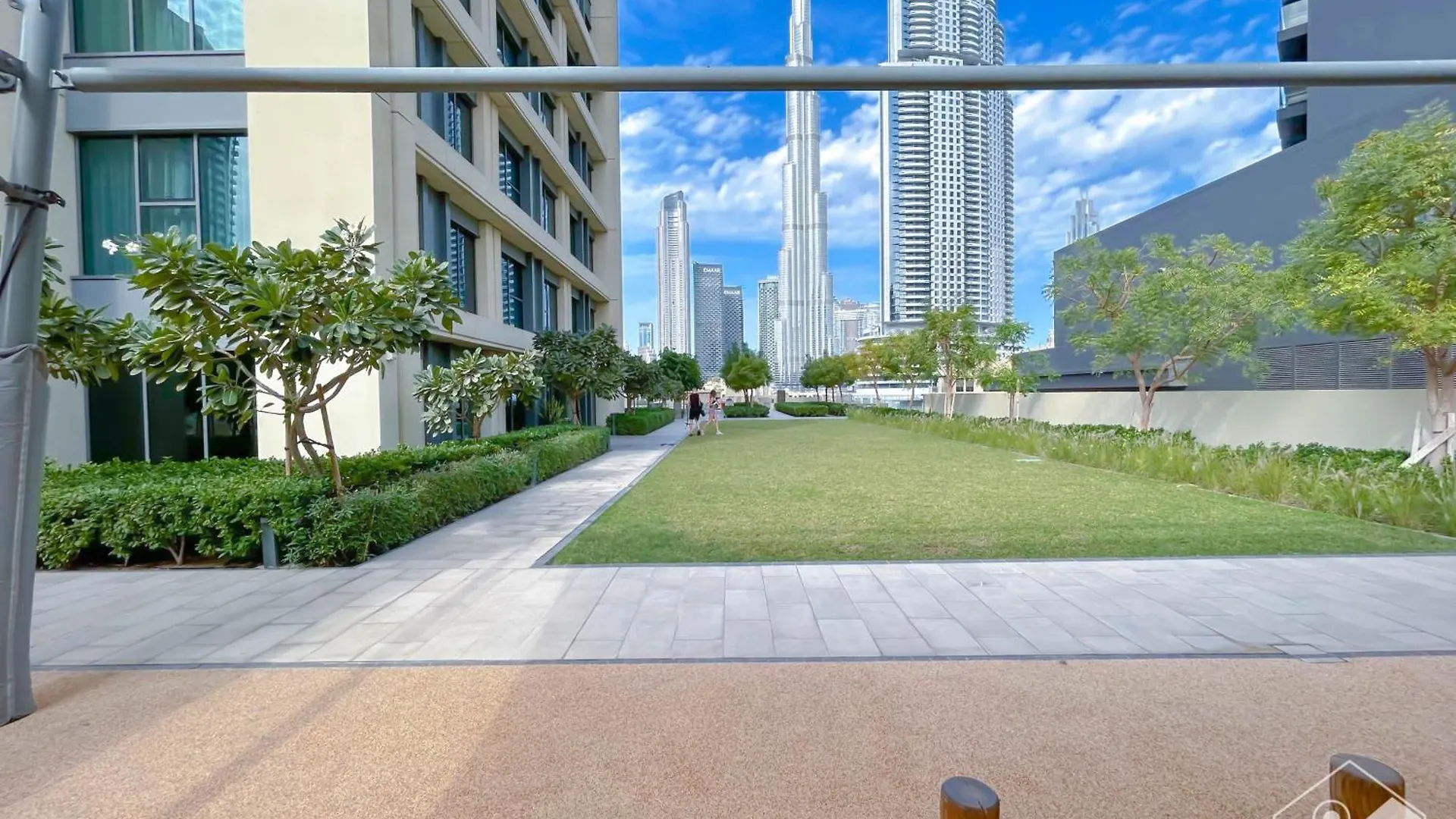 Burj Royale Luxury One-Bedroom With City Views Dubai
