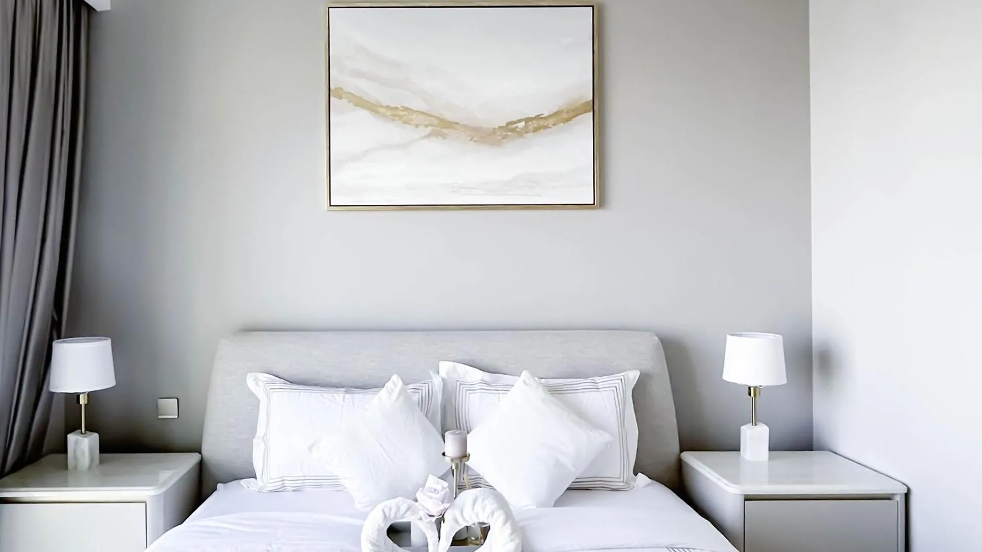 Burj Royale Luxury One-Bedroom With City Views Dubai Apartment