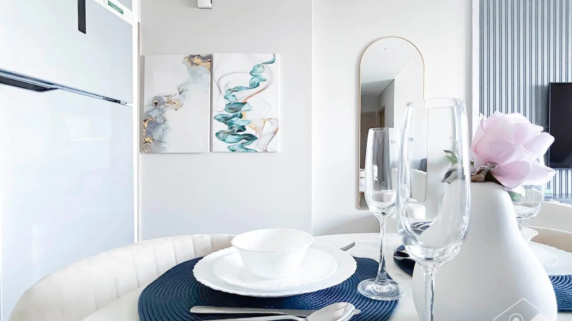 Burj Royale Luxury One-Bedroom With City Views Dubai