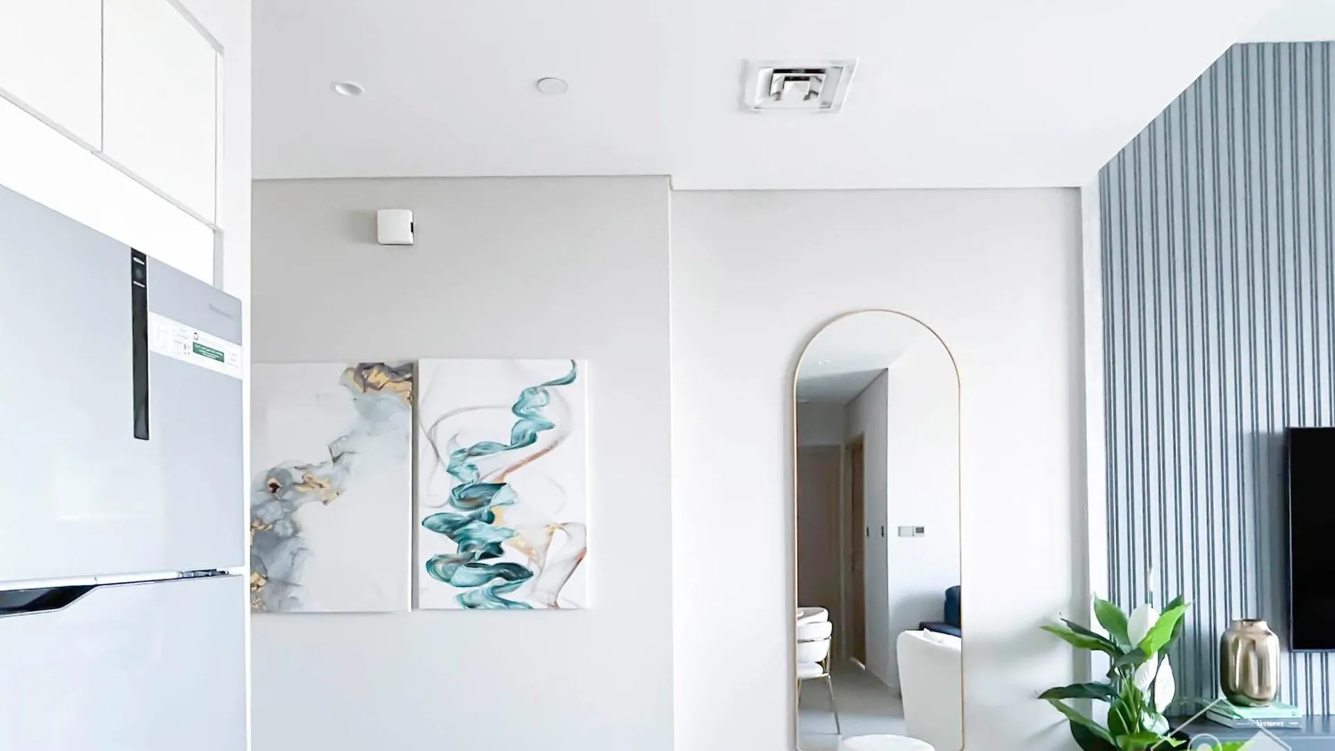 Burj Royale Luxury One-Bedroom With City Views Dubai Apartment